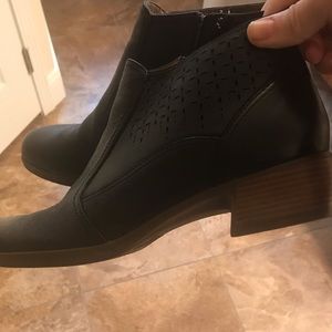 Dansko Burnis Bootie